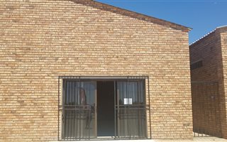 360 m² Commercial space in Ellaton