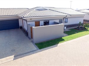 3 Bed Simplex in Eastland Mature Lifestyle Estate