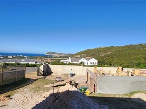 4 Bed House in Whale Rock