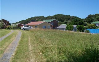 451 m² Land available in Cosy Corner