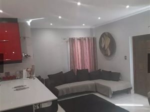 3 Bed House in Country View