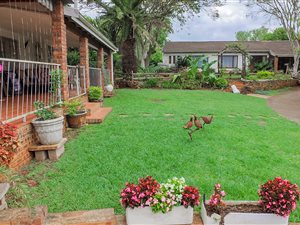 4 Bed House in Hayfields