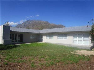 3 Bed House in Rozendal