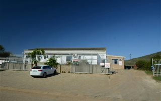 1500 m² Industrial space in Uitenhage Central