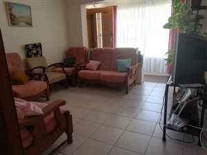 4 Bed House in Parkside