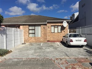 4 Bed House in Lansdowne