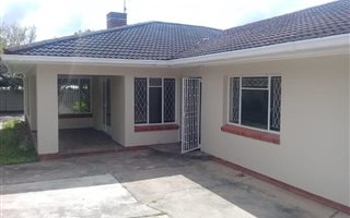 6 Bedroom House in Grahamstown Central