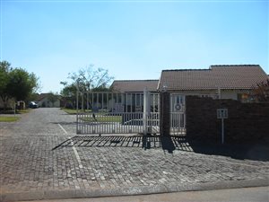 2 Bed Townhouse in Bonaero Park