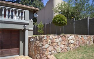 3 Bedroom House in Florida Hills