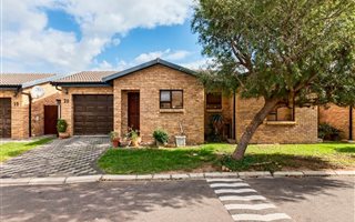 3 Bedroom House in Gordons Bay Central