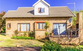 3 Bedroom Townhouse in Noordheuwel