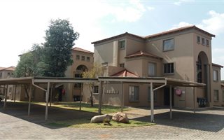 1 Bedroom Apartment in Weltevreden Park