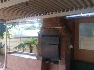 4 Bed House in Sinoville