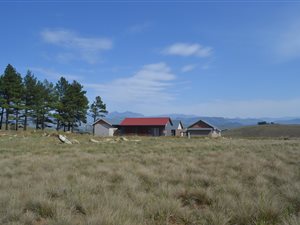 2215 m² Land available in Underberg