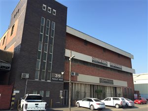 6000 m² Commercial space in Jacobs