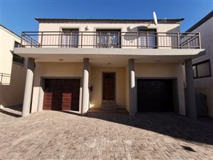 3 Bed Townhouse in Jeffreys Bay