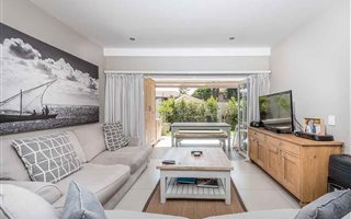 2 Bedroom Apartment in Craighall Park