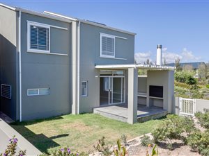 3 Bed Duplex in Somerset Lakes