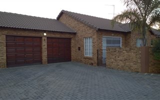 2 Bedroom Townhouse in Ruimsig