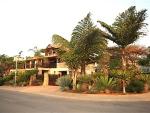 4 Bed House in Silver Lakes