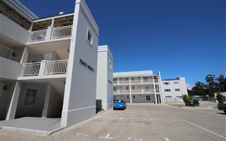 2 Bedroom Apartment in Nuutgevonden