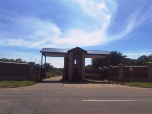1129 m² Land available in Eldoraigne