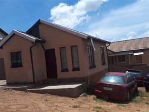 2 Bed House in Mahube Valley