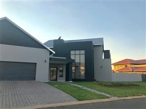 4 Bed House in Hazeldean (Silverlakes Surroundings)