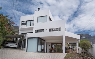 5 Bedroom House in Vredehoek