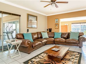 4 Bed House in Halfway House