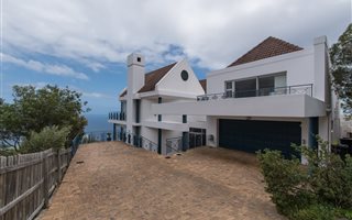 4 Bedroom House in Camps Bay