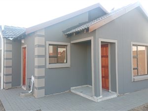 3 Bed Simplex in Mandela View