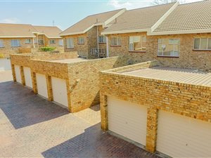4 Bed Duplex in Kensington B