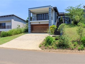 4 Bed House in Palm Lakes Estate