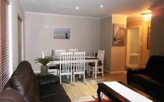 2 Bedroom Apartment in Wynberg