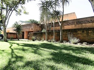 3 Bedroom House in Silver Lakes Golf Estate