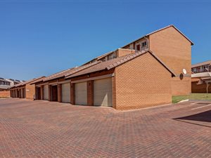 2 Bed Apartment in Noordwyk