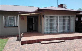 3 Bedroom House in Vanderbijlpark CW1