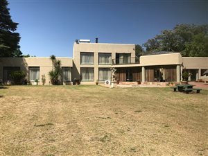 6 Bed House in Lochvaal