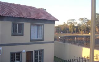 2 Bedroom Townhouse in Willow Park Manor