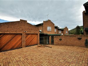 4 Bed Duplex in Bassonia