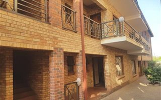 2 Bedroom Flat in Potchefstroom Central