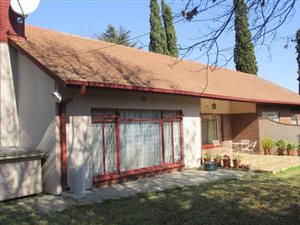 3 Bed House in Lombardy East