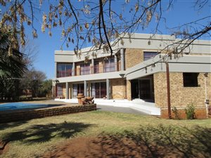 8566 m² Farm in Raslouw