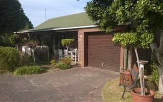 2 Bedroom House in Hoekwil