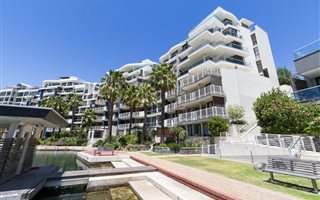 2 Bedroom Apartment in Waterfront