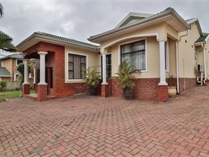4 Bed House in Mt Edgecombe