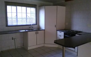 4 Bedroom Apartment in Bartlett