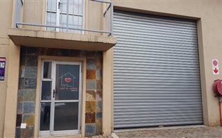 109 m² Industrial space in City Deep