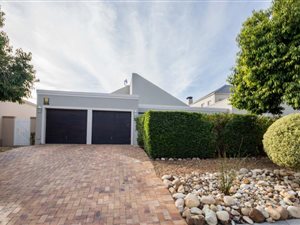 3 Bed House in Somerset Country Estate